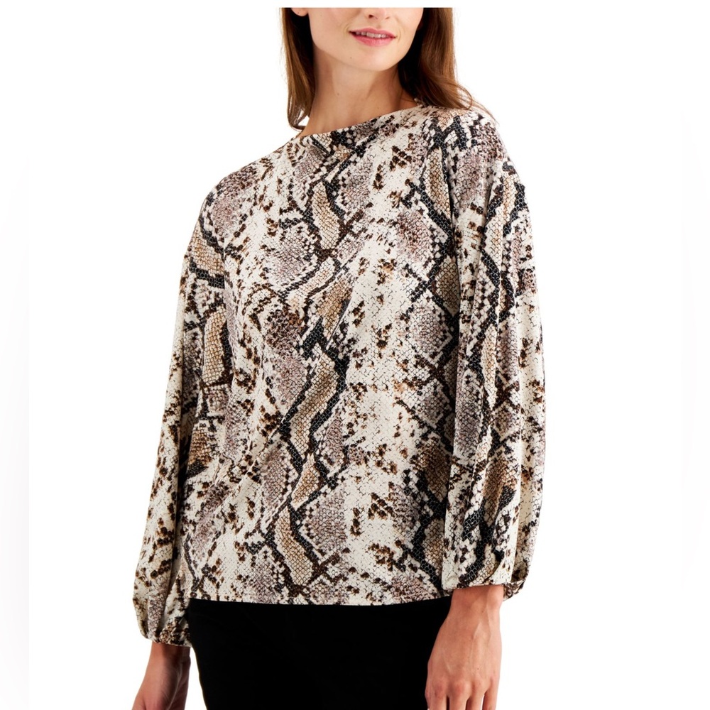 ALFANI BOAT NECK snake print top
